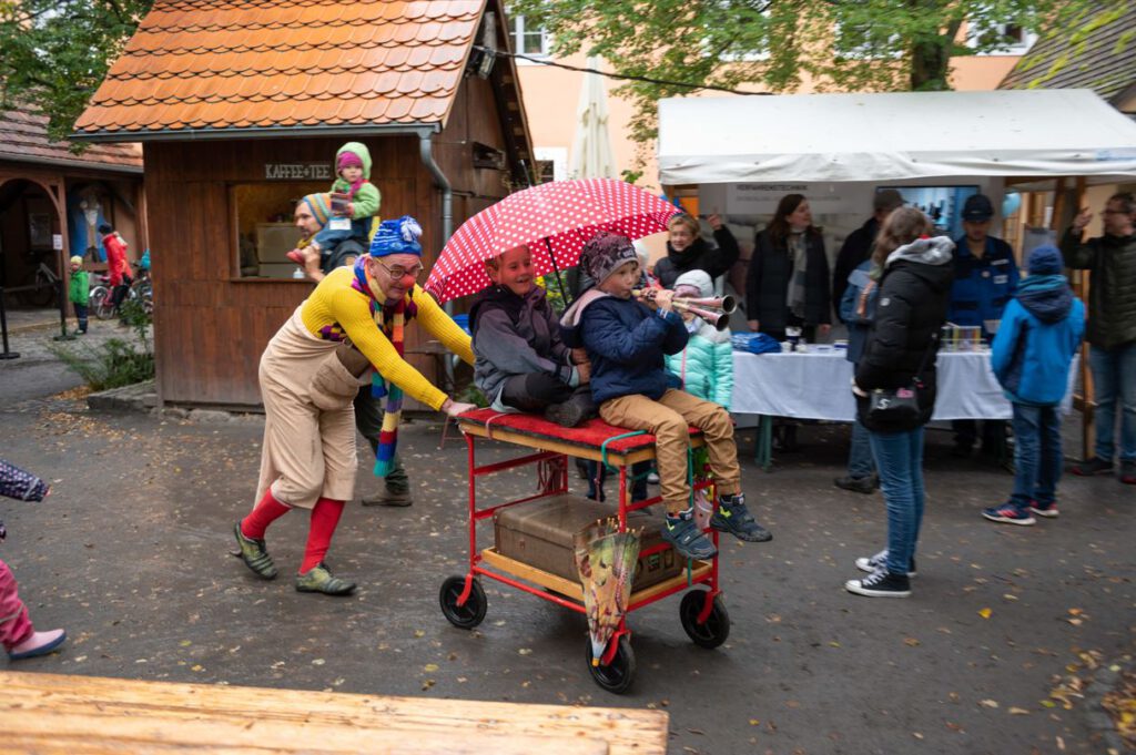 Clowneskes von Tasifan sorgte für Spaß und gute Laune - Foto: Maik Schuck